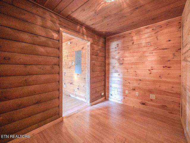 909 W Morris St, Sweetwater, TN 37874