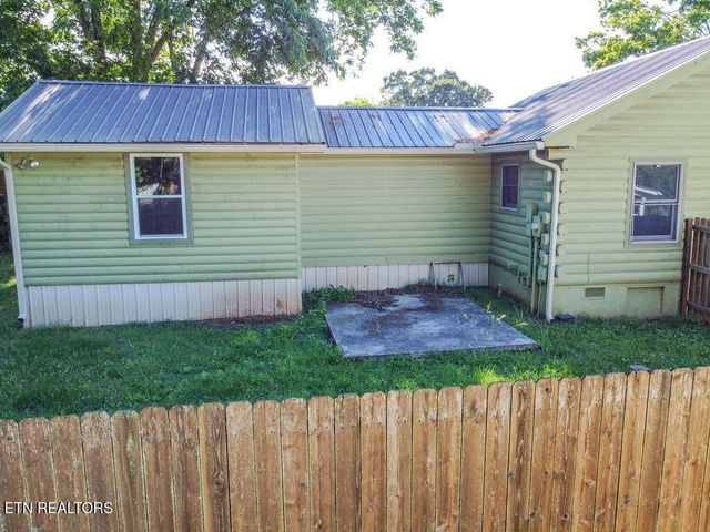909 W Morris St, Sweetwater, TN 37874