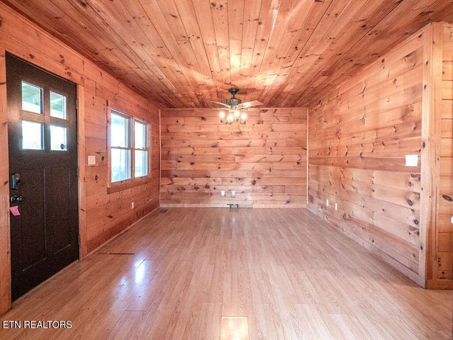 909 W Morris St, Sweetwater, TN 37874