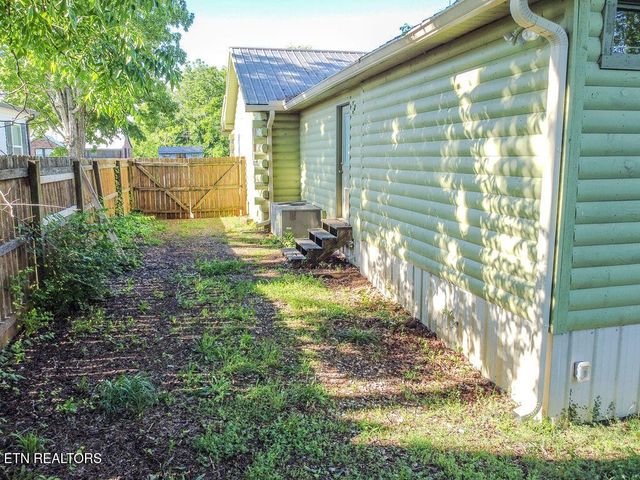 909 W Morris St, Sweetwater, TN 37874