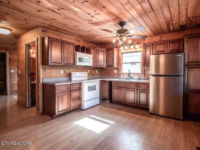 909 W Morris St, Sweetwater, TN 37874