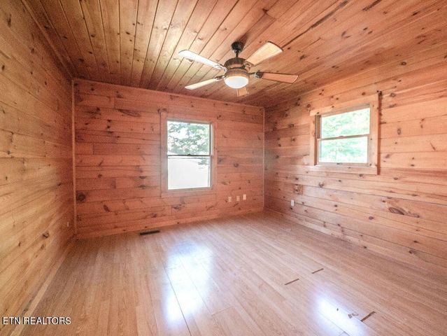 909 W Morris St, Sweetwater, TN 37874