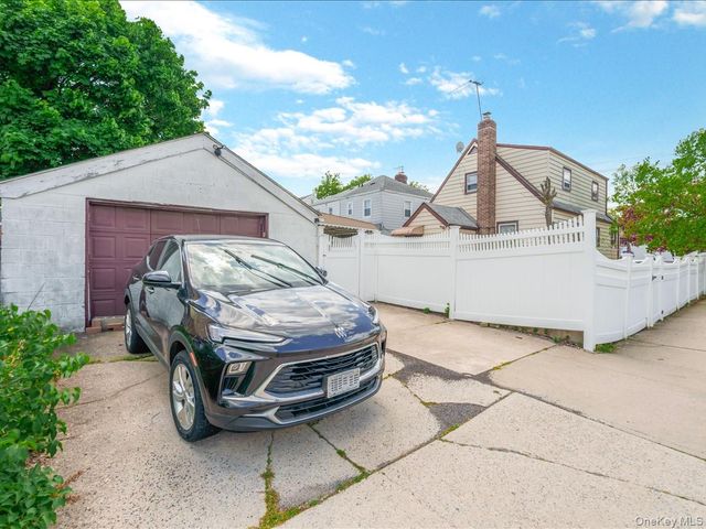 63-01 138TH Street, Flushing, NY 11367