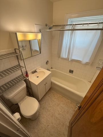5709 N Spaulding Avenue, Chicago, IL 60659