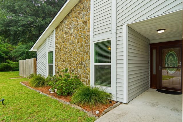 11 Glengary Court, Charleston, SC 29414