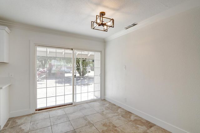 6163 Larry Way, North Highlands, CA 95660