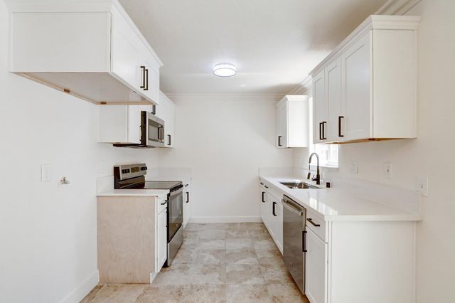 6163 Larry Way, North Highlands, CA 95660