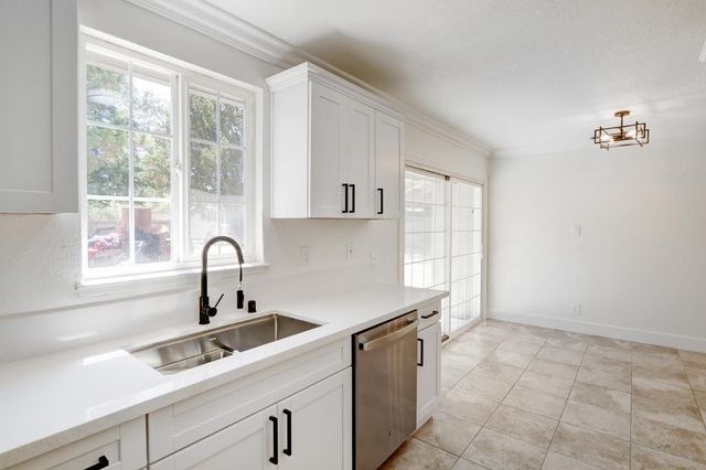 6163 Larry Way, North Highlands, CA 95660