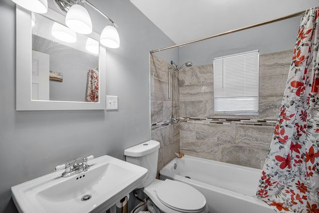 1025 Grant Avenue, Rockford, IL 61103