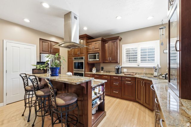 10938 S LUCAS LN, South Jordan, UT 84095