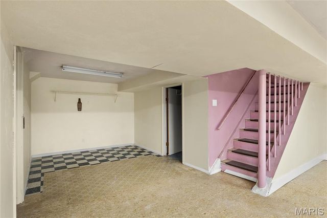 7400 Anrose Drive, University City, MO 63130