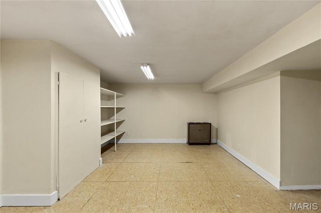 7400 Anrose Drive, University City, MO 63130