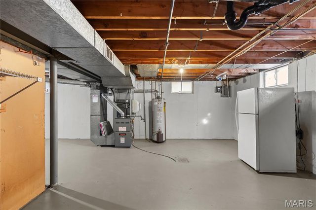 7400 Anrose Drive, University City, MO 63130