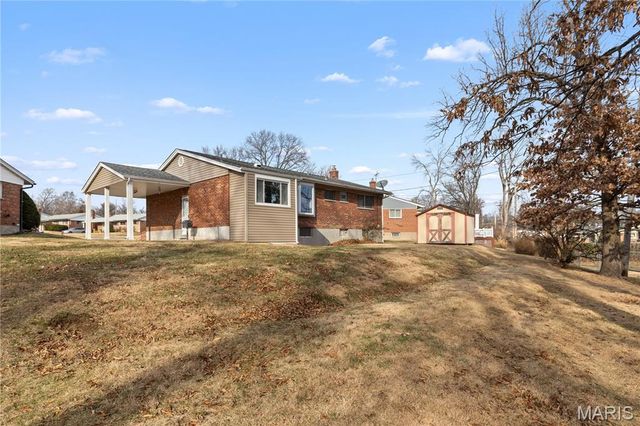 7400 Anrose Drive, University City, MO 63130