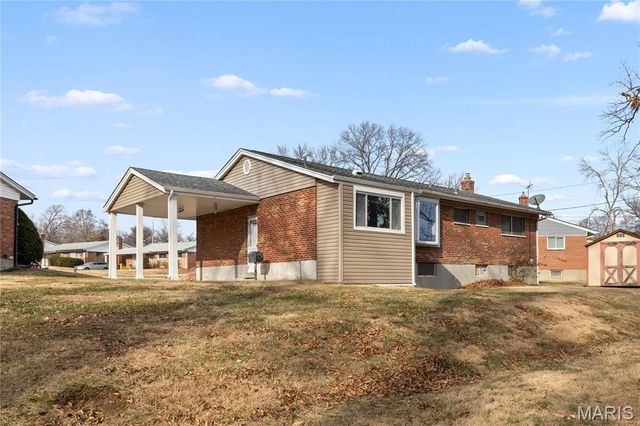 7400 Anrose Drive, University City, MO 63130