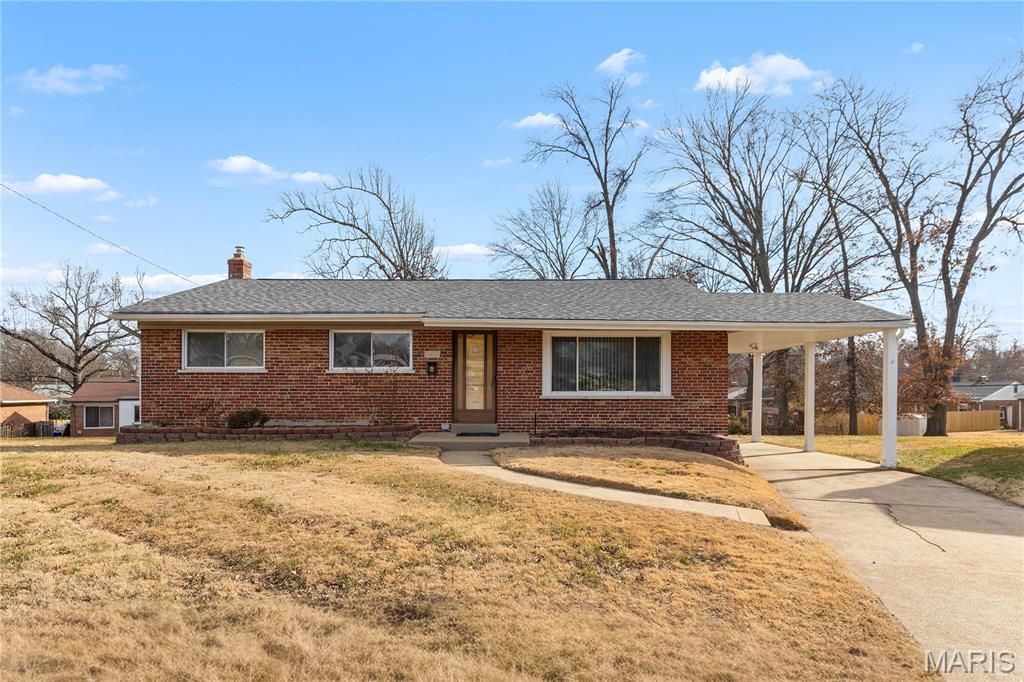 7400 Anrose Drive, University City, MO 63130