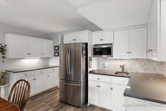 46 Counts Cove Court, Holland, MI 49424