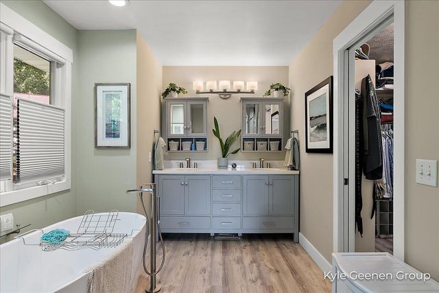 46 Counts Cove Court, Holland, MI 49424