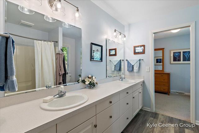 46 Counts Cove Court, Holland, MI 49424