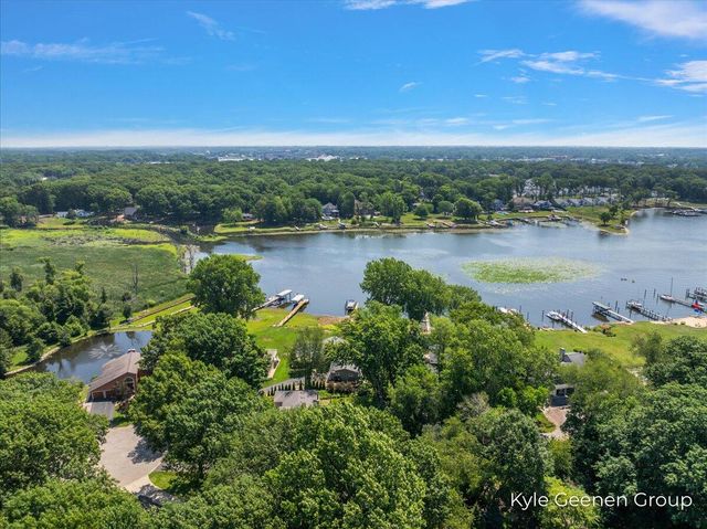 46 Counts Cove Court, Holland, MI 49424