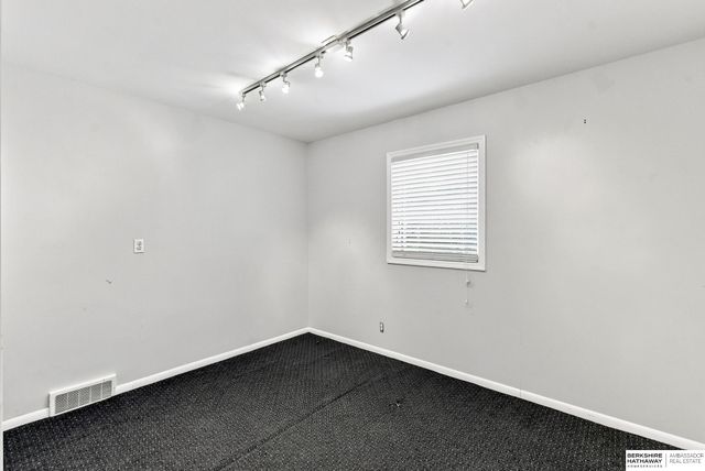 1320 S 90th Street, Omaha, NE 68124