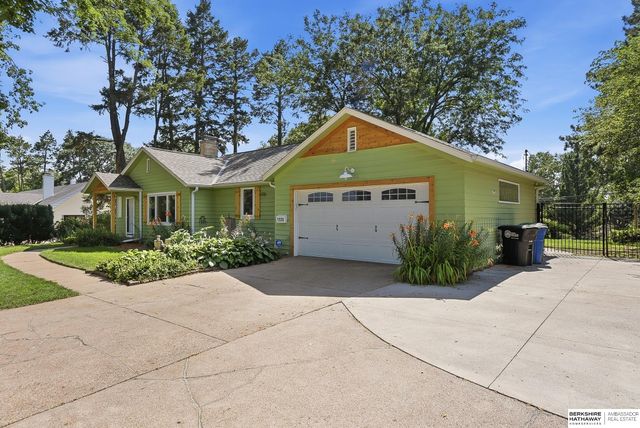1320 S 90th Street, Omaha, NE 68124