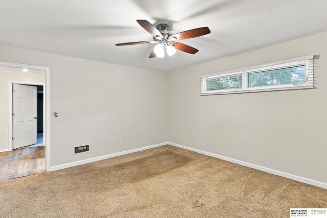 1320 S 90th Street, Omaha, NE 68124