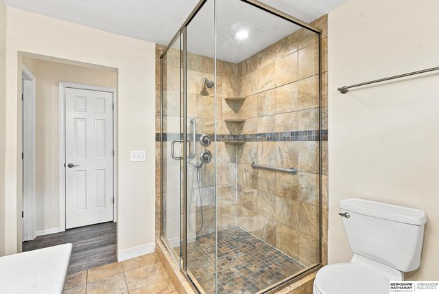 1320 S 90th Street, Omaha, NE 68124