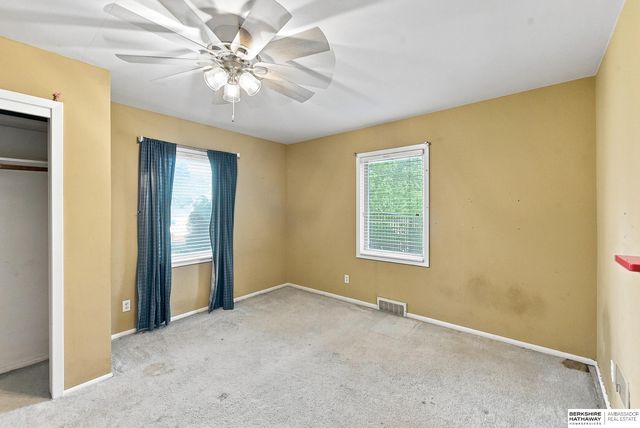1320 S 90th Street, Omaha, NE 68124