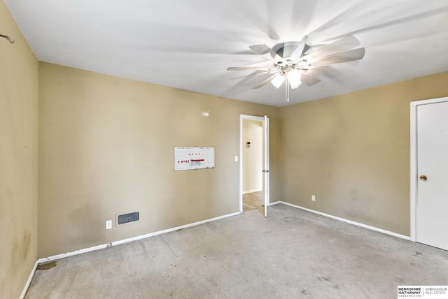 1320 S 90th Street, Omaha, NE 68124