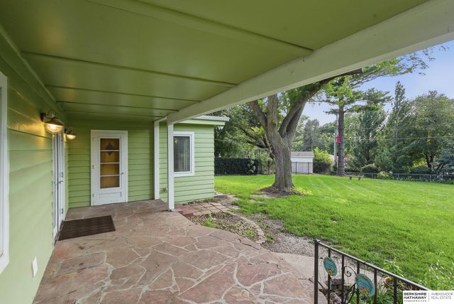 1320 S 90th Street, Omaha, NE 68124