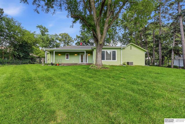 1320 S 90th Street, Omaha, NE 68124