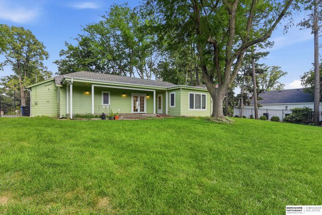 1320 S 90th Street, Omaha, NE 68124