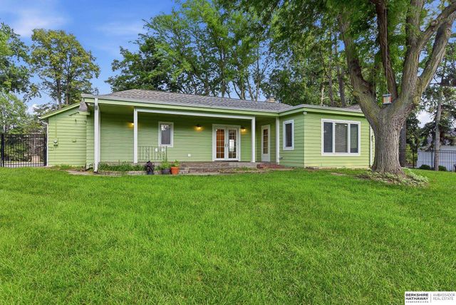 1320 S 90th Street, Omaha, NE 68124