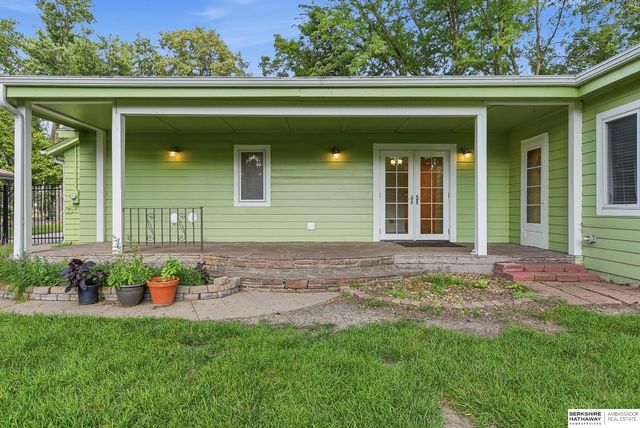 1320 S 90th Street, Omaha, NE 68124