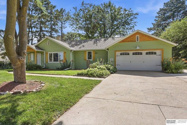 1320 S 90th Street, Omaha, NE 68124