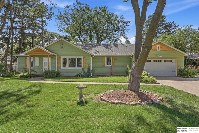 1320 S 90th Street, Omaha, NE 68124