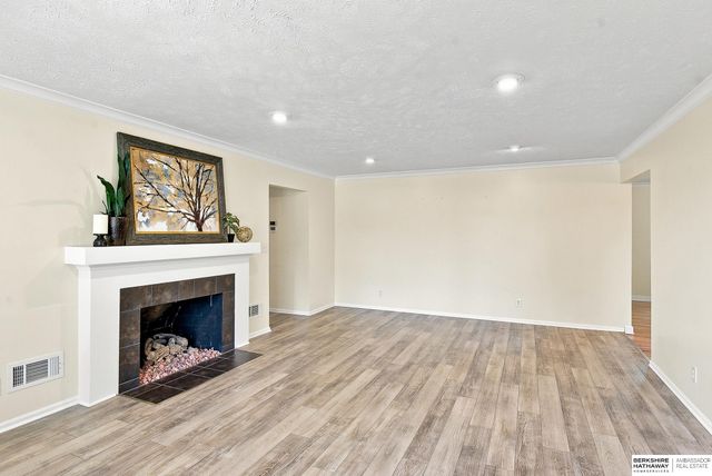 1320 S 90th Street, Omaha, NE 68124