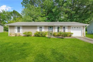 2454 Fairway SW Circle, Atlanta, GA 30331