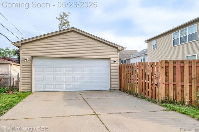 2880 Kipling Avenue, Berkley, MI 48072