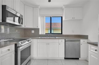 2740 W 61st St 204, Hialeah, FL 33016