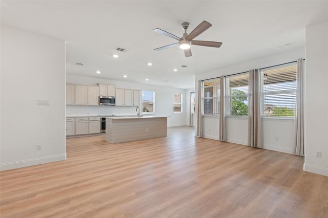 505 Sixpence LN, Georgetown, TX 78628