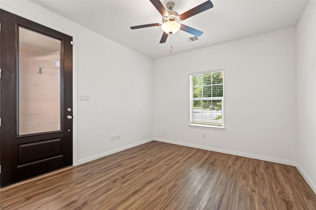 505 Sixpence LN, Georgetown, TX 78628