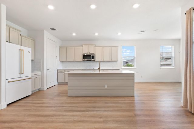 505 Sixpence LN, Georgetown, TX 78628