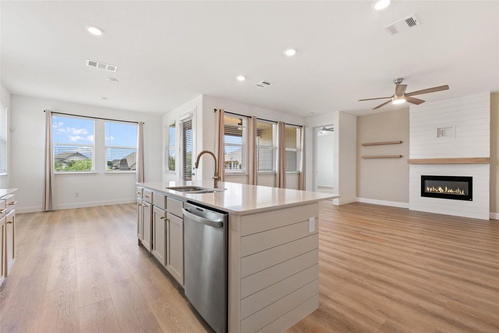 505 Sixpence LN, Georgetown, TX 78628