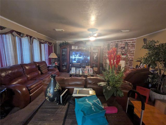 2131 Mountshire Drive, Missouri City, TX 77489