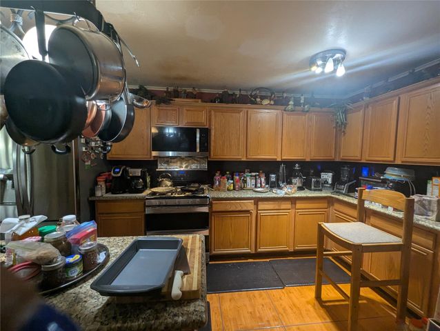 2131 Mountshire Drive, Missouri City, TX 77489