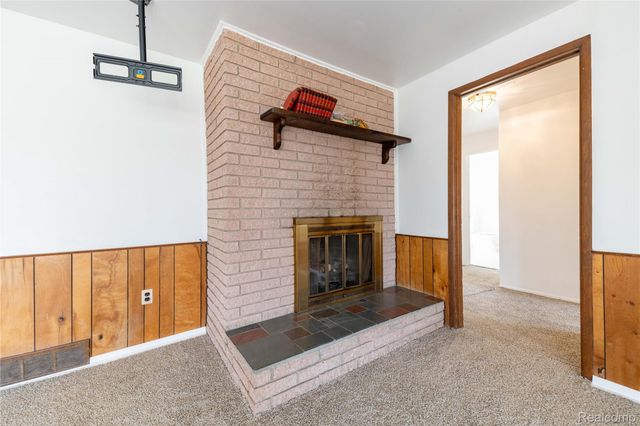 21918 Knudsen Drive, Grosse Ile Township, MI 48138