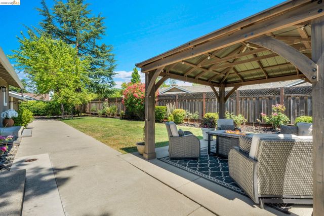 1131 Camino Tassajara, Danville, CA 94526