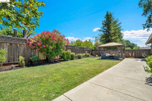 1131 Camino Tassajara, Danville, CA 94526